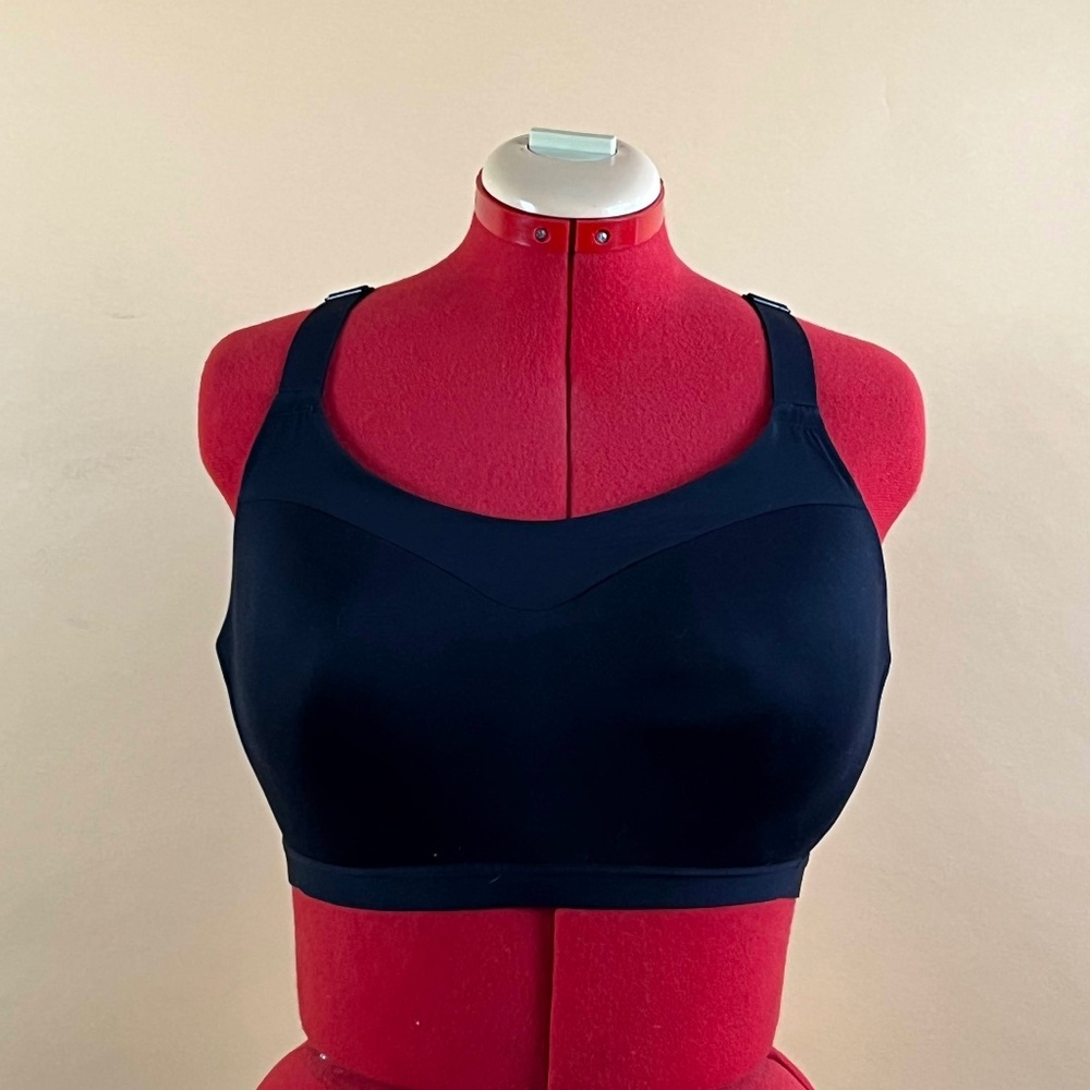 Victoria's Secret "On Point" Collection Mesh Sport Bra 38DD, Black